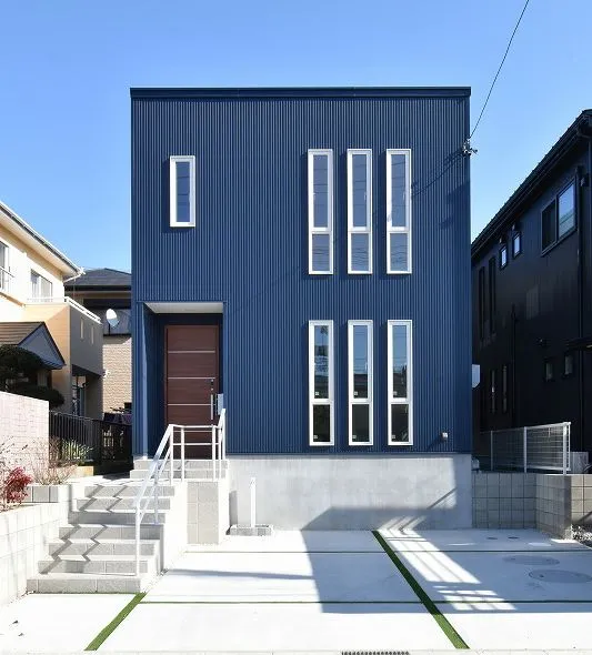 warna cat rumah bagian luar yang elegan biru